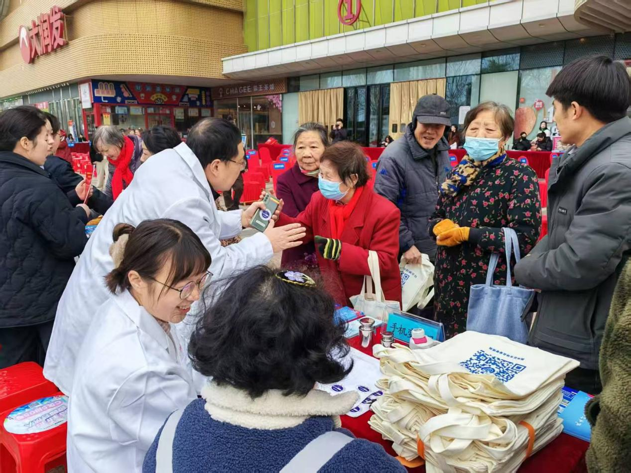 IE浏览器中点击图片可全屏显示 IE浏览器中点击图片可全屏显示