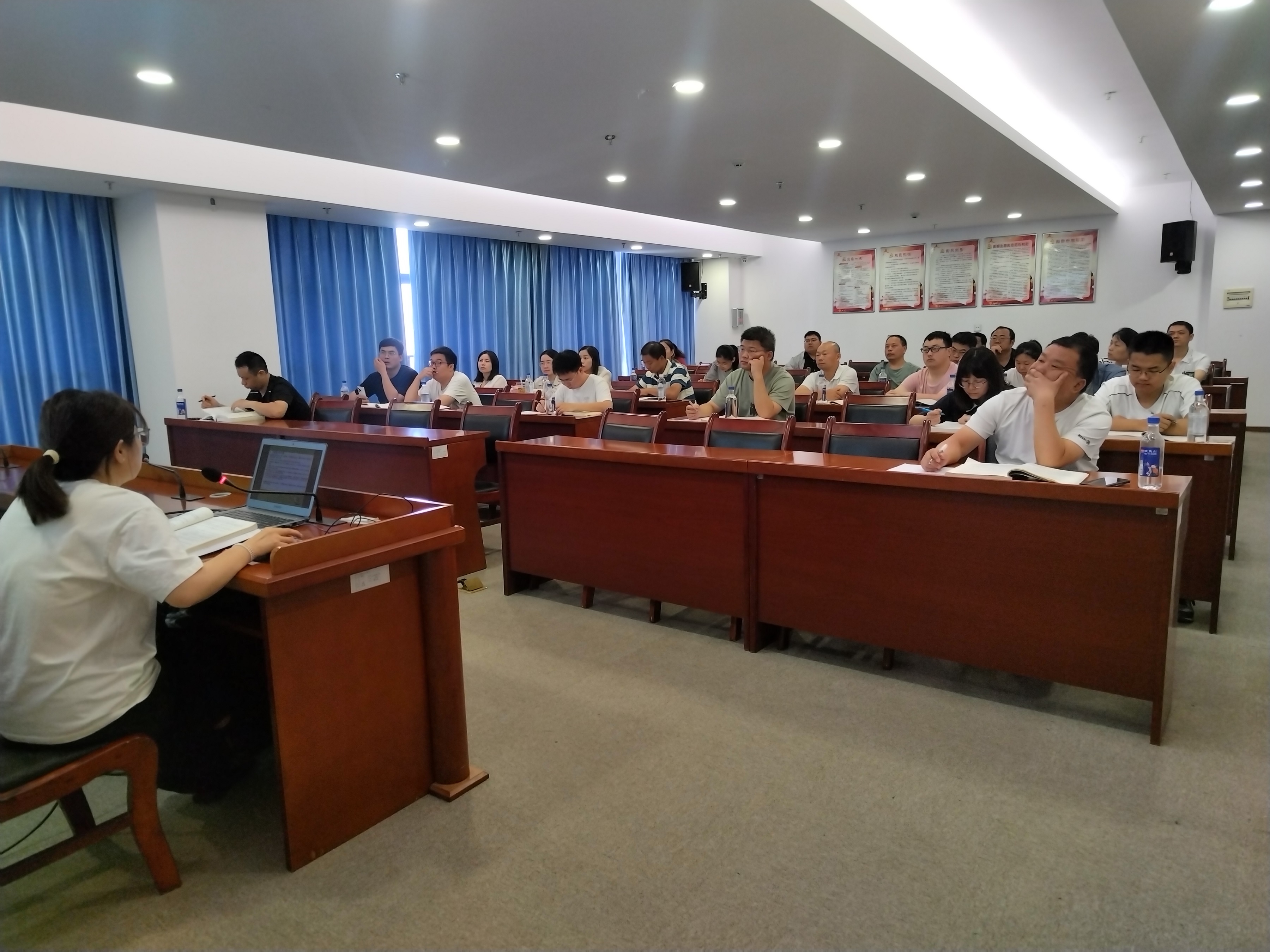 IE������е��ͼƬ��ȫ����ʾ