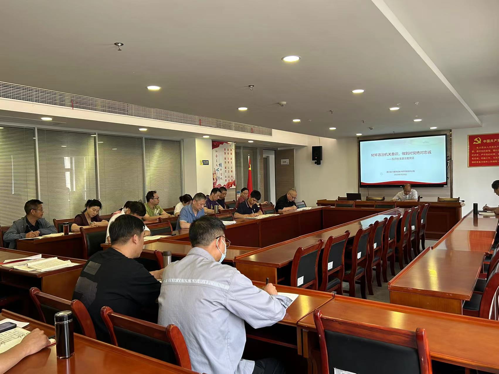 IE������е��ͼƬ��ȫ����ʾ