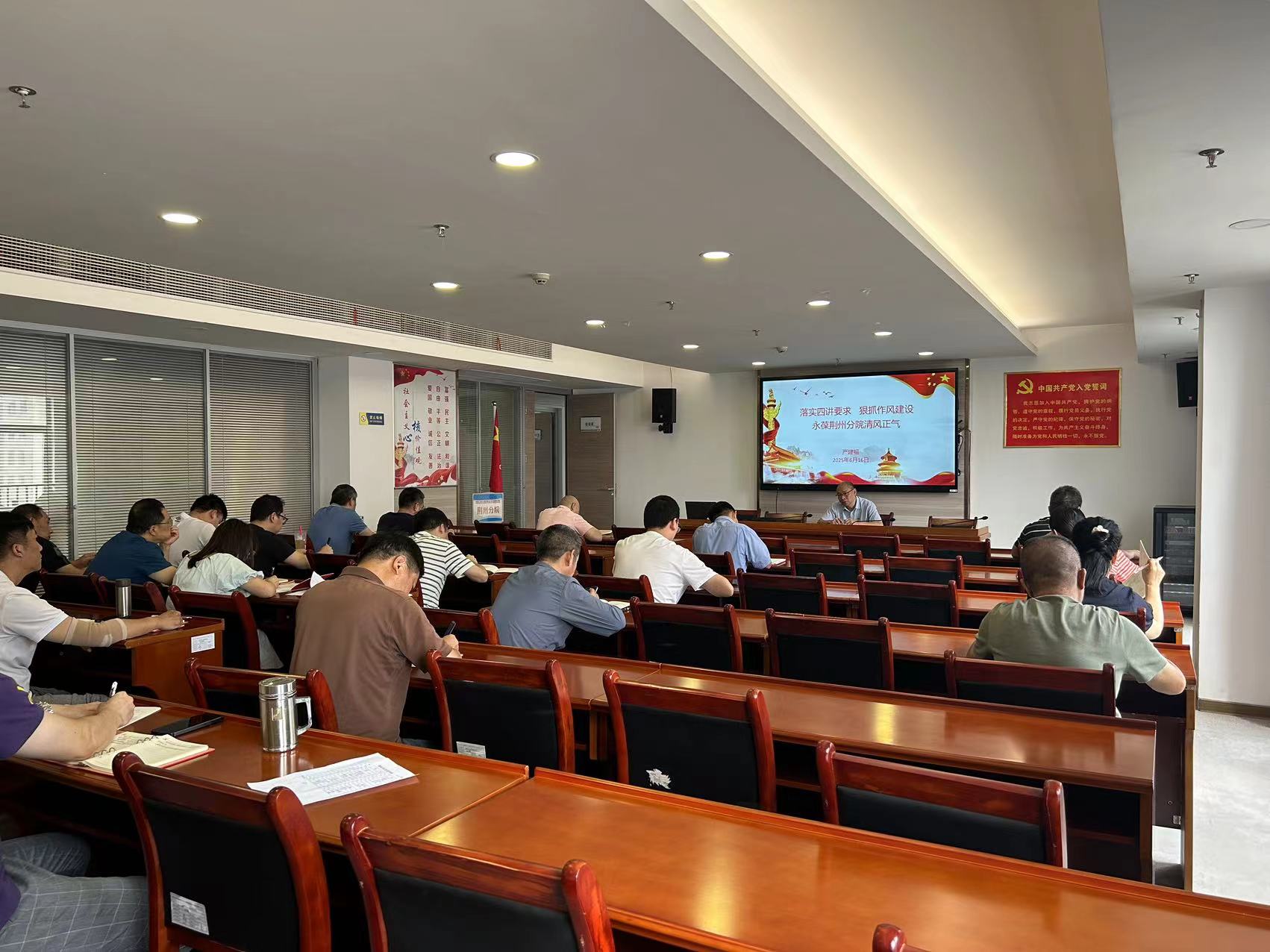 IE������е��ͼƬ��ȫ����ʾ